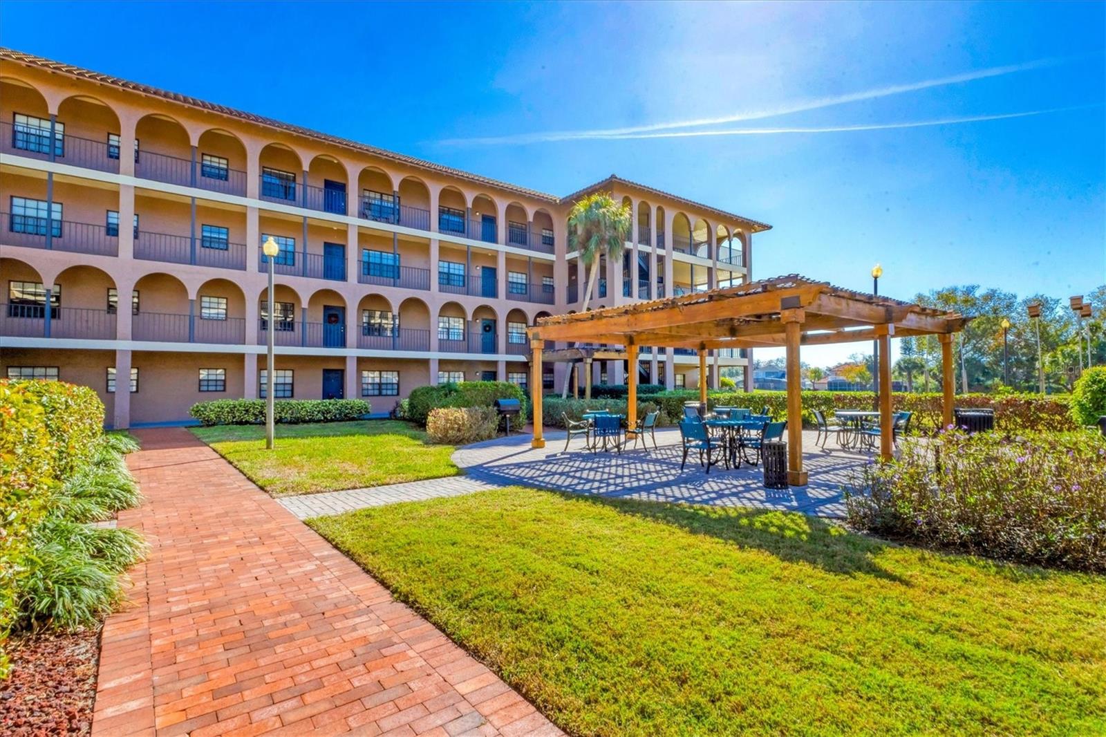 Image 26 of 35 For 6100 Gulfport Boulevard S 415