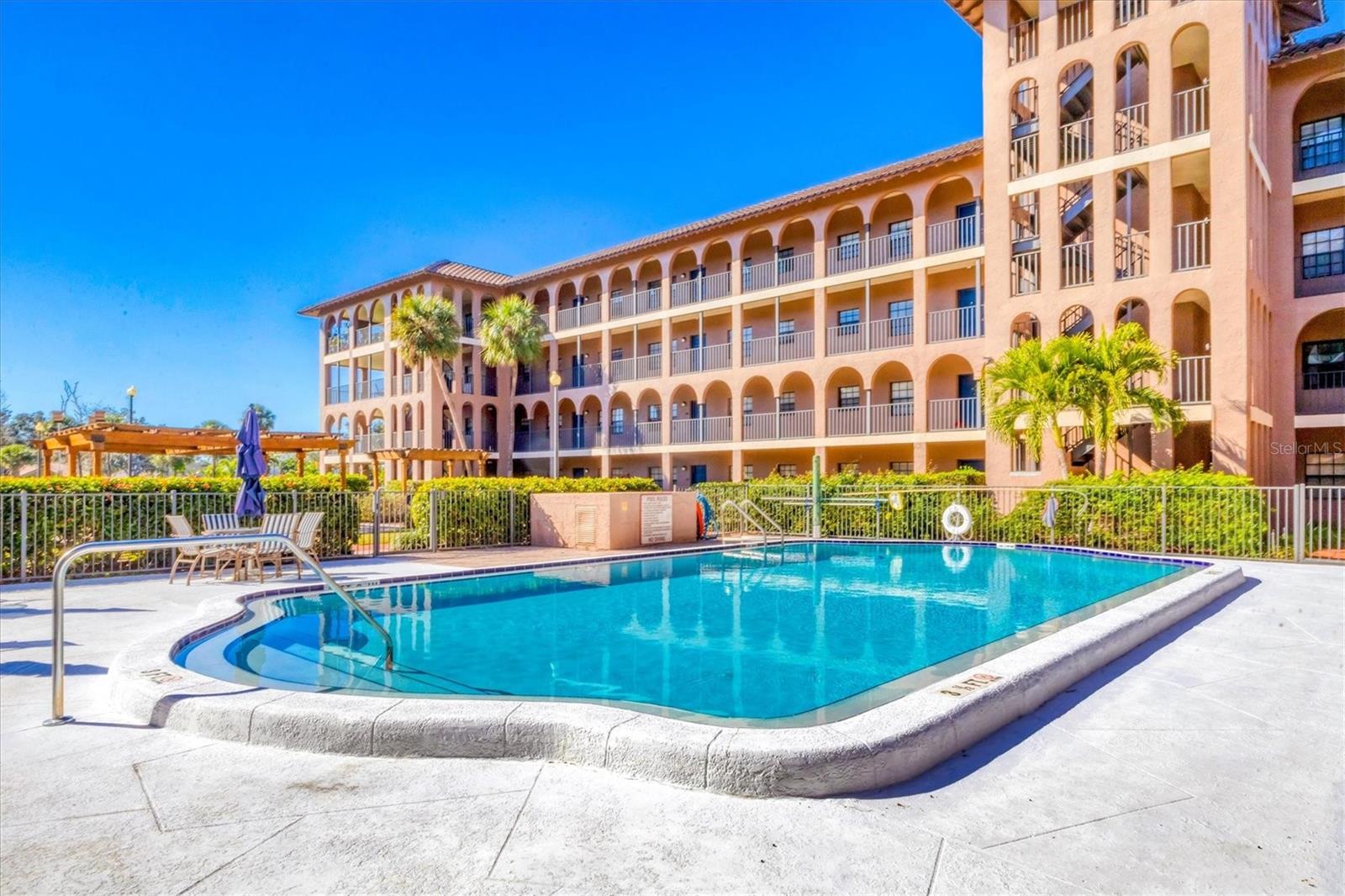 Image 28 of 35 For 6100 Gulfport Boulevard S 415