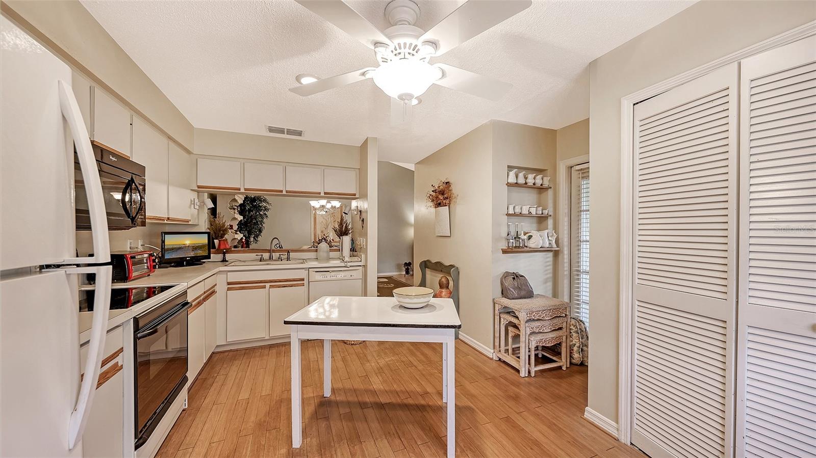 Image 13 of 44 For 4382 Trails Drive 25-1