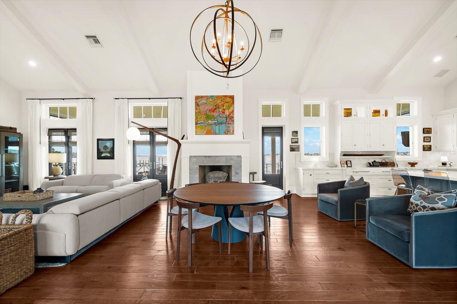 Image 14 of 92 For 213 18th Street W