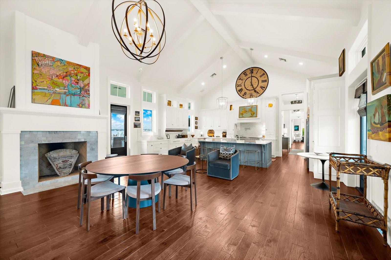 Image 16 of 92 For 213 18th Street W