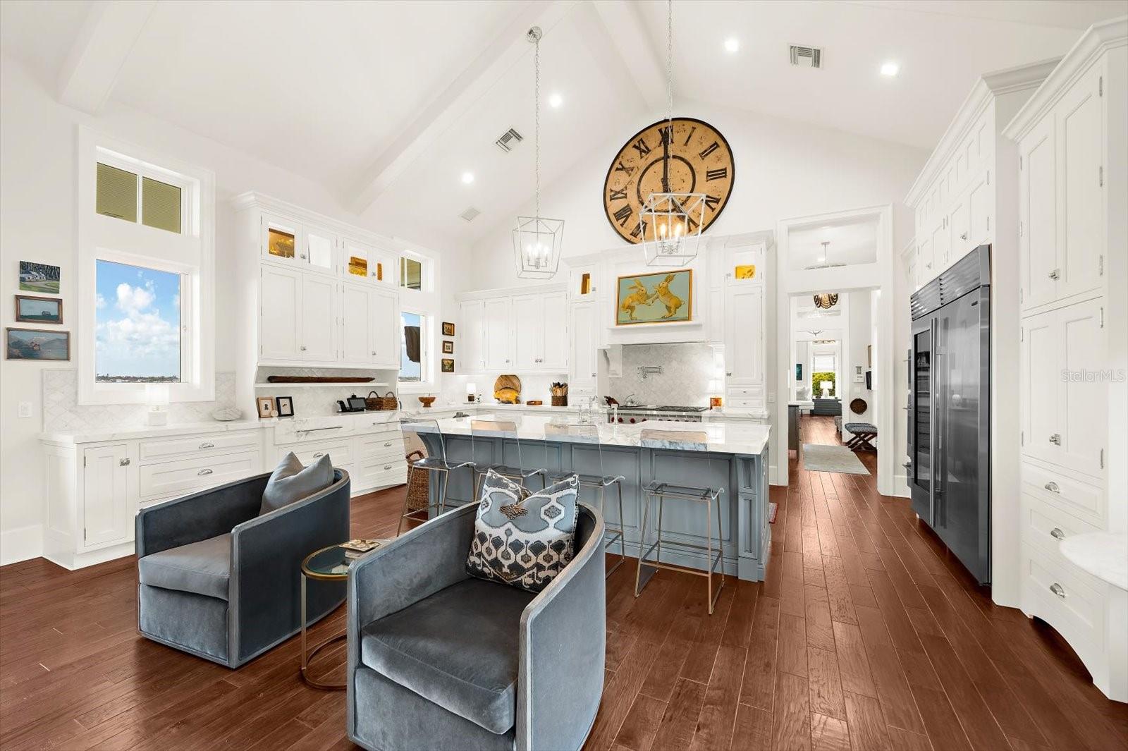 Image 21 of 92 For 213 18th Street W