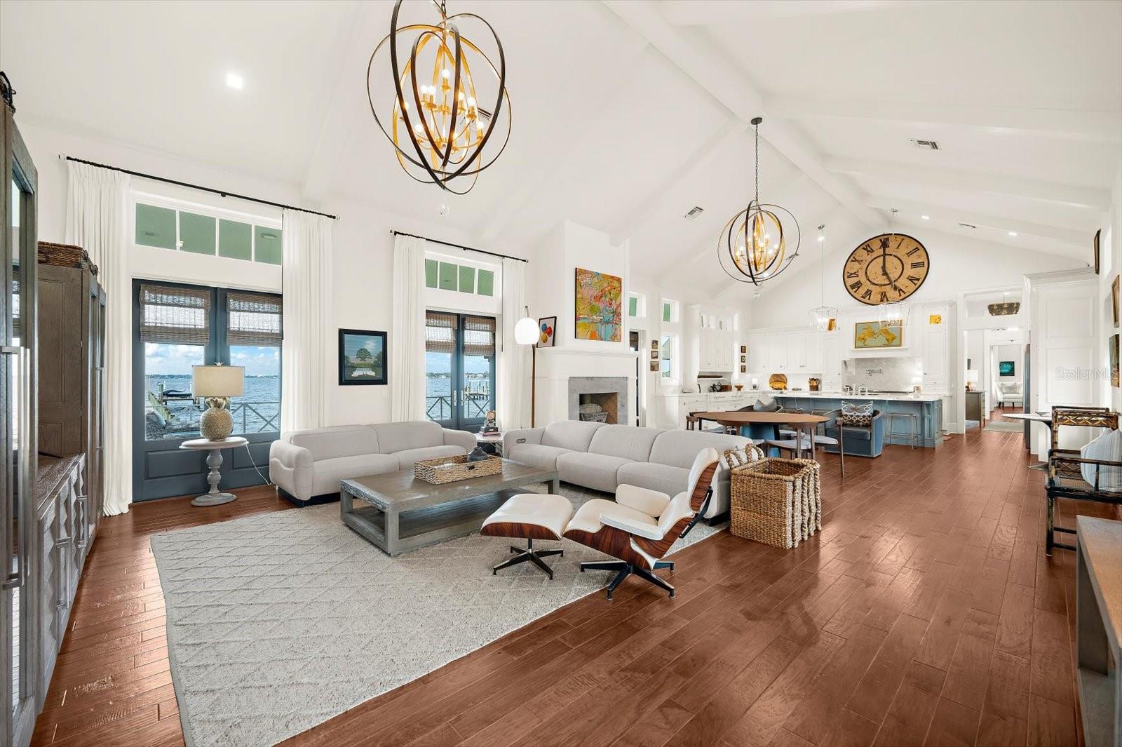 Image 22 of 92 For 213 18th Street W