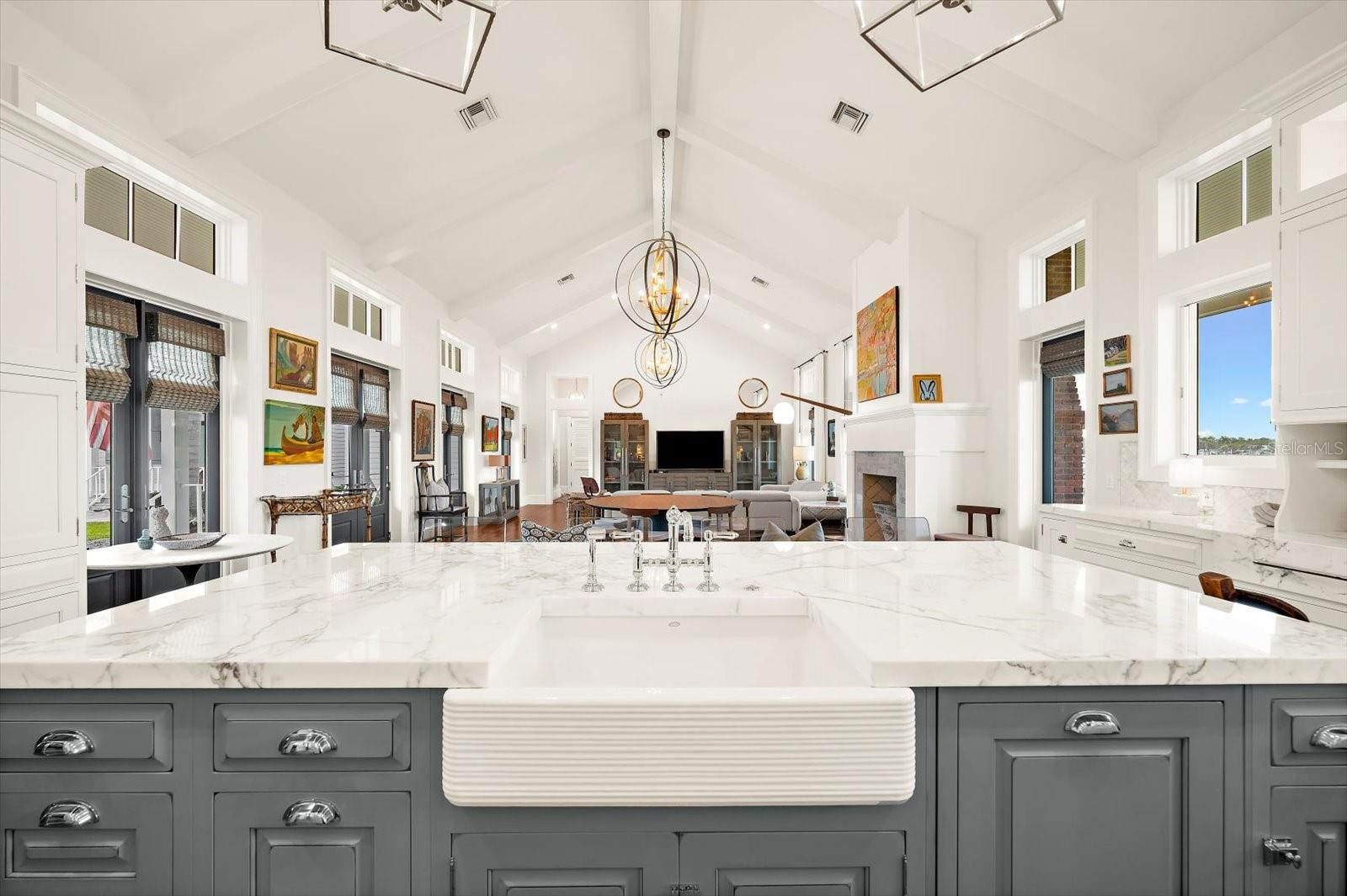 Image 26 of 92 For 213 18th Street W