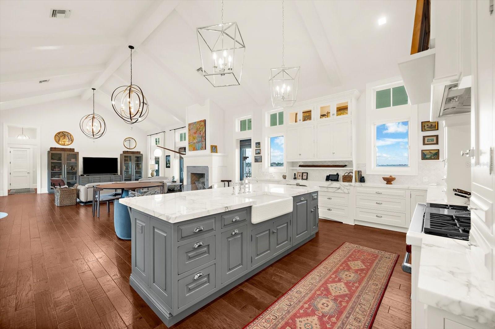 Image 27 of 92 For 213 18th Street W