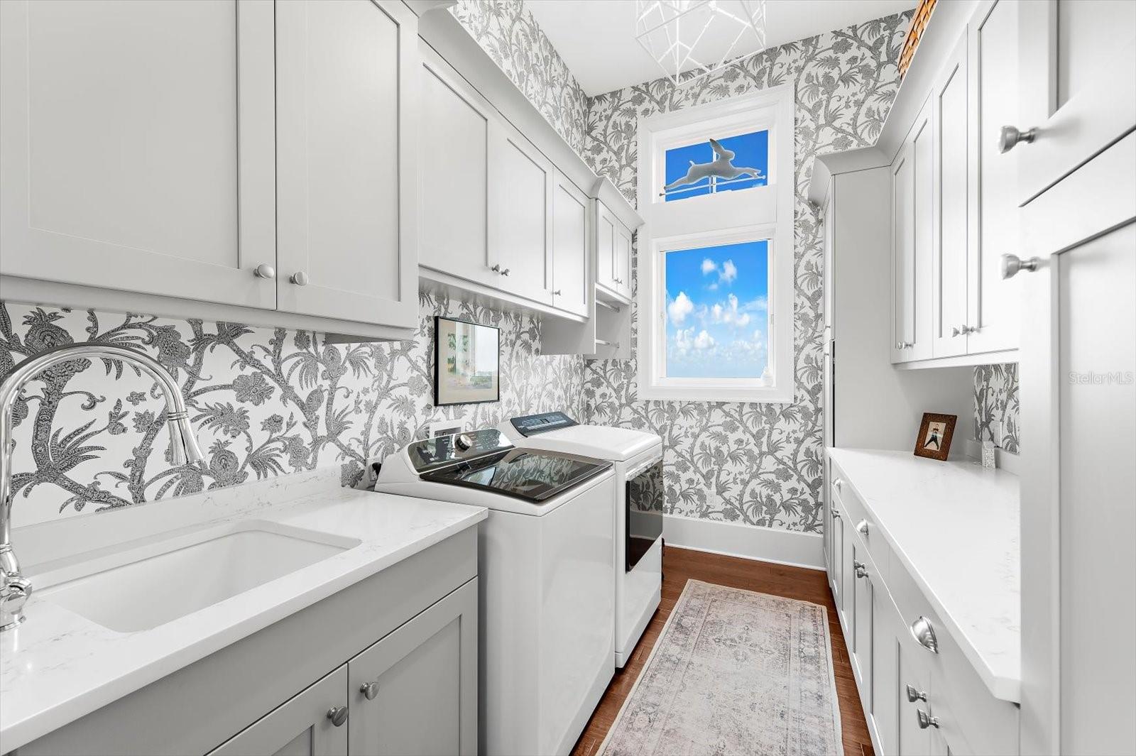 Image 33 of 92 For 213 18th Street W