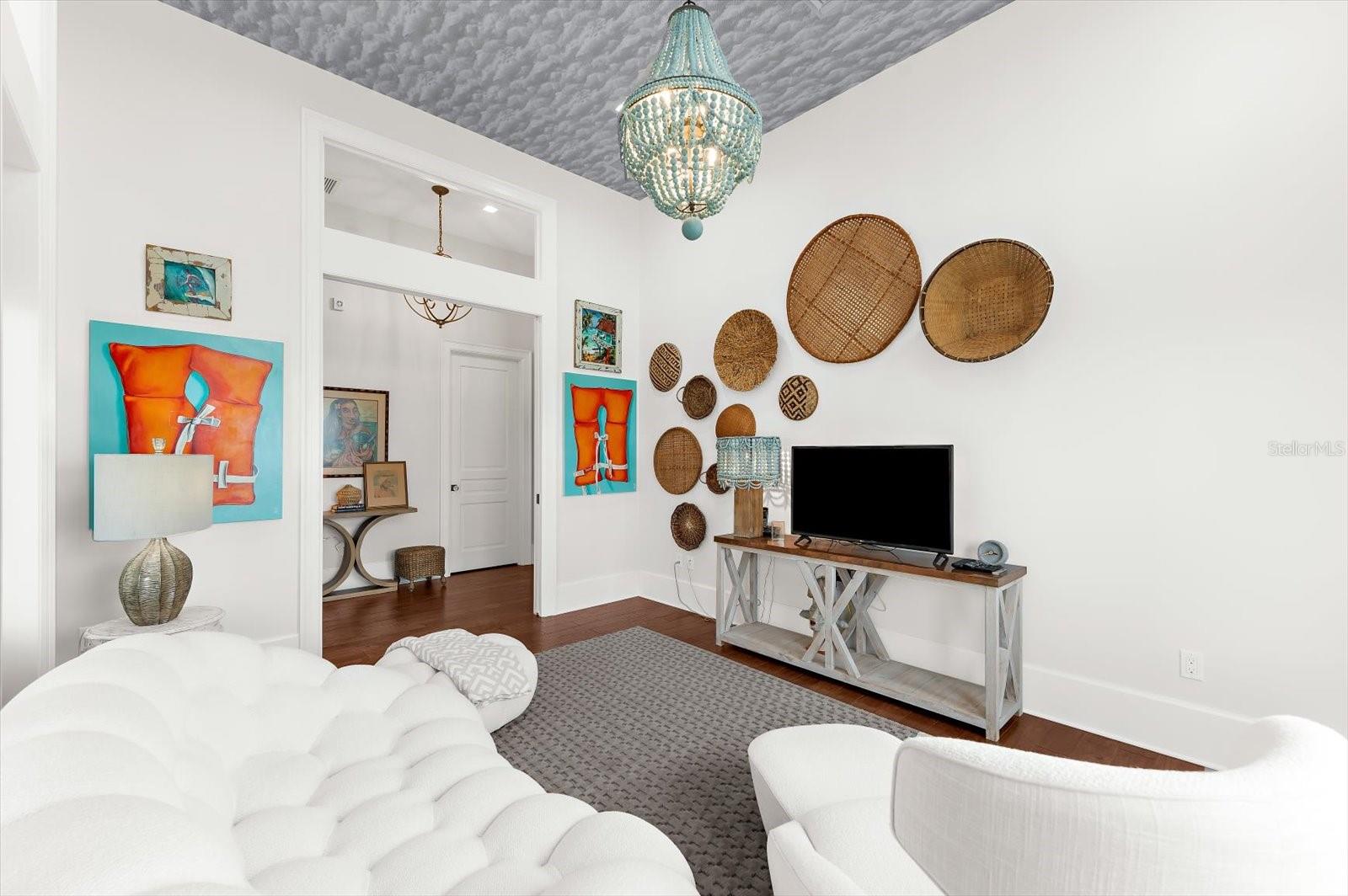 Image 36 of 92 For 213 18th Street W