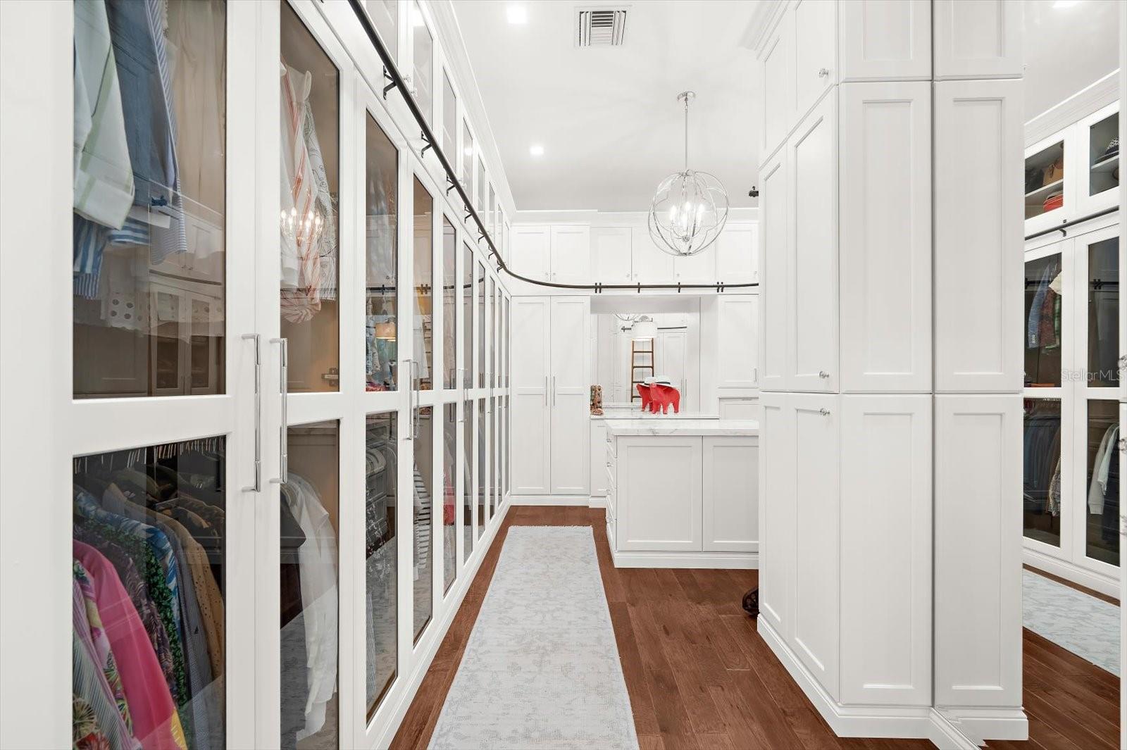 Image 44 of 92 For 213 18th Street W