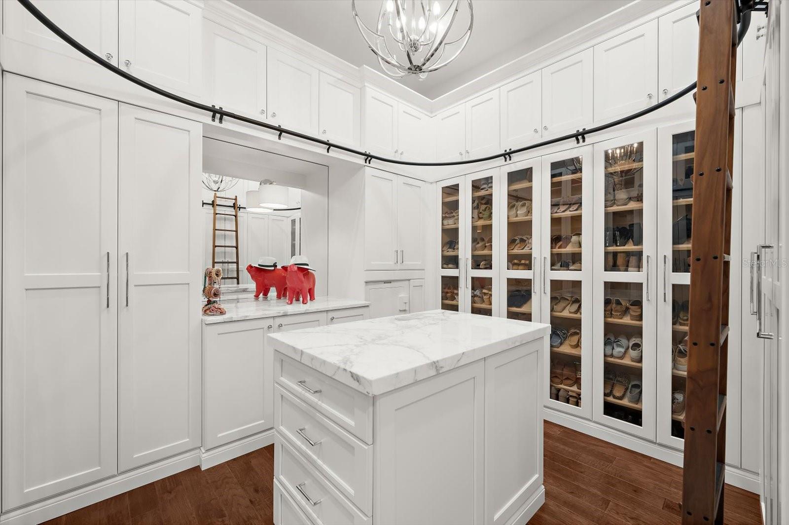 Image 46 of 92 For 213 18th Street W