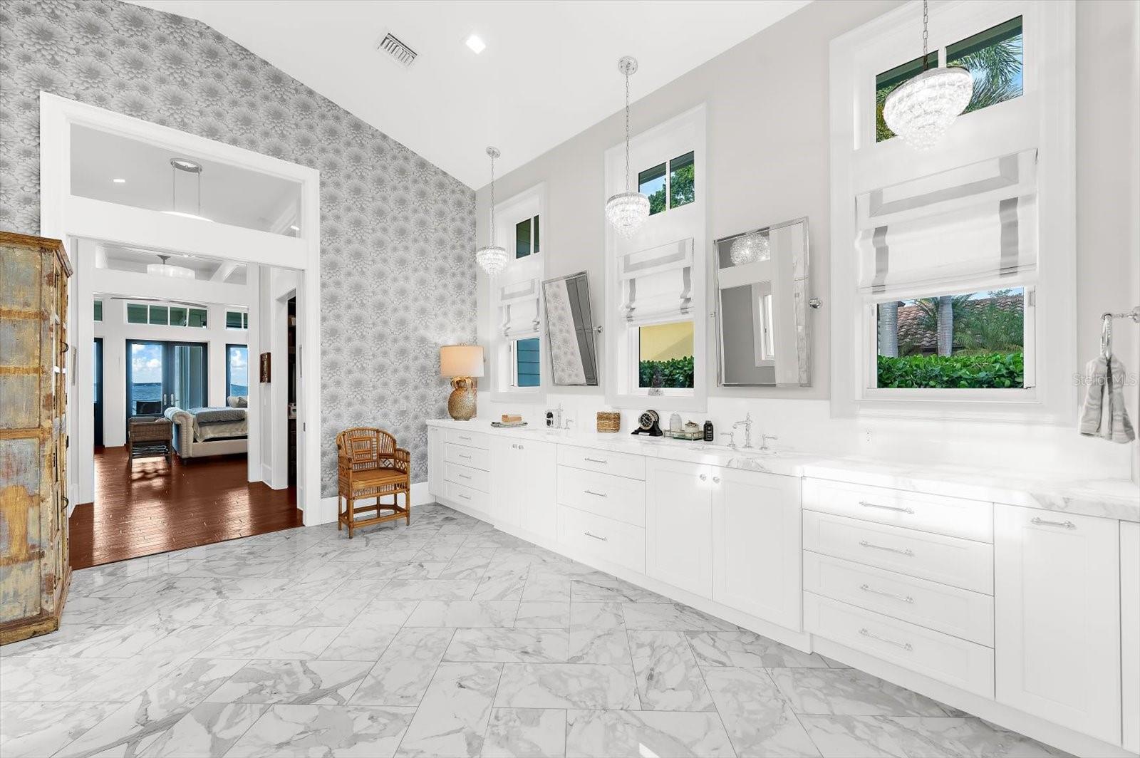 Image 54 of 92 For 213 18th Street W