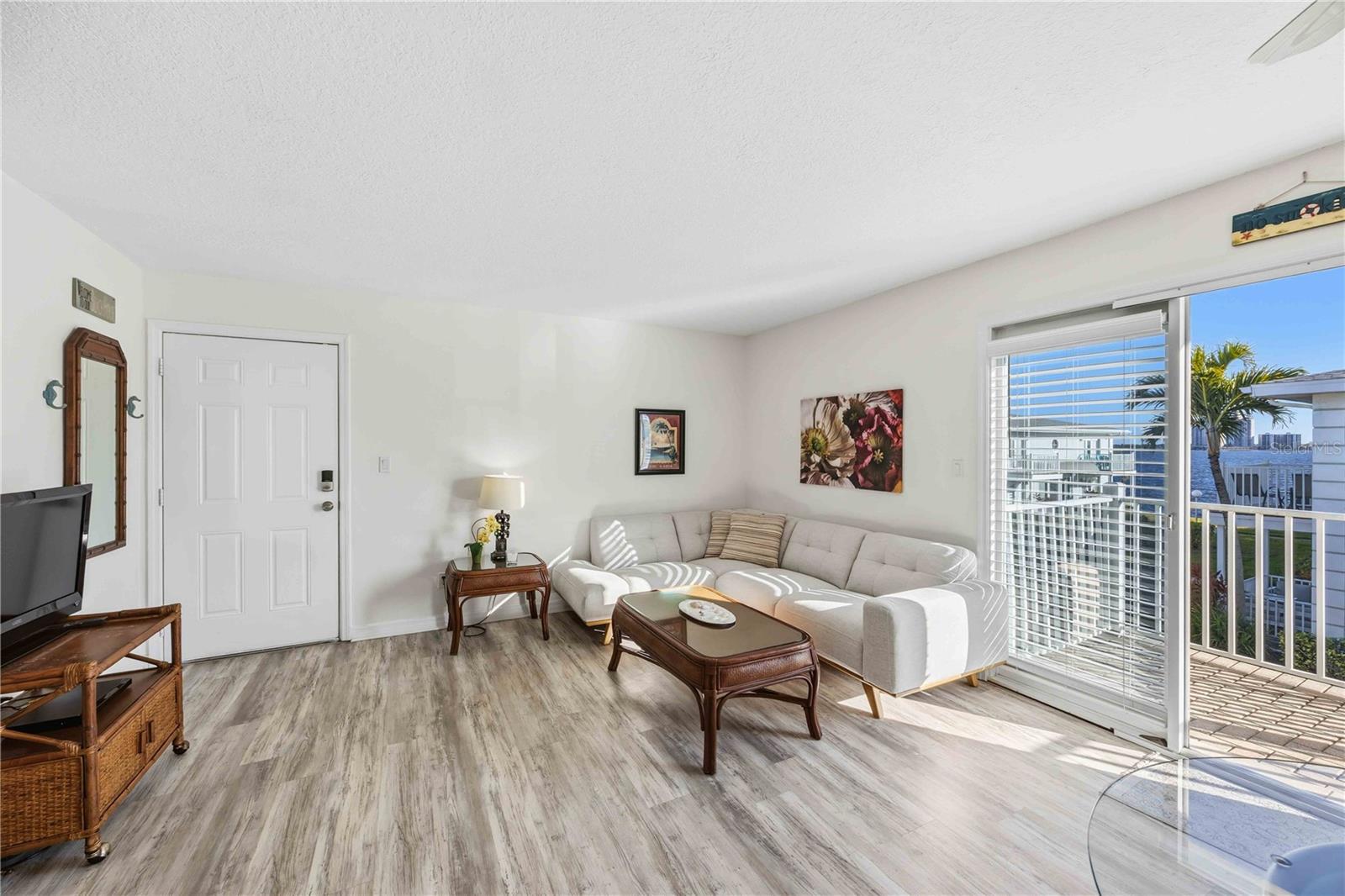 Image 3 of 28 For 3326 Key Drive 7