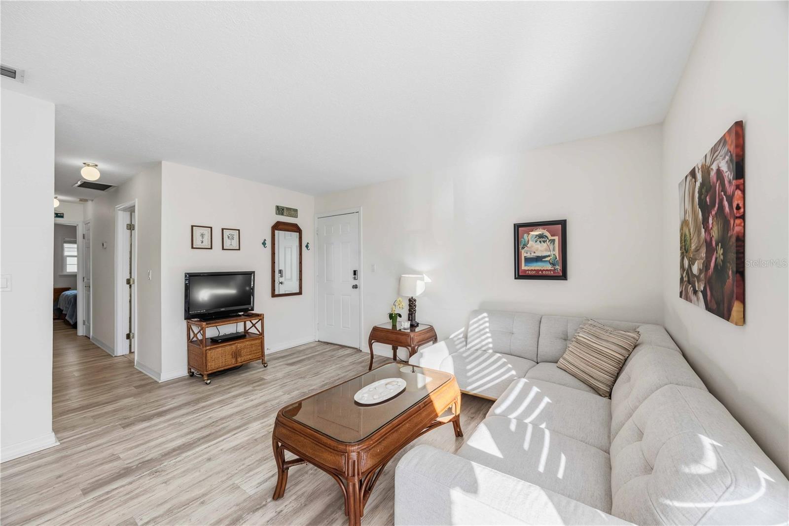 Image 4 of 28 For 3326 Key Drive 7