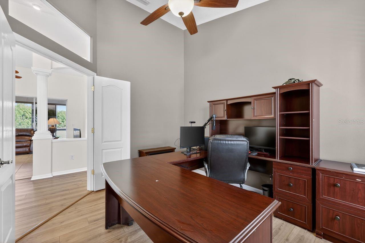 Listing photo id 15 for 17312 Howling Wolf Run