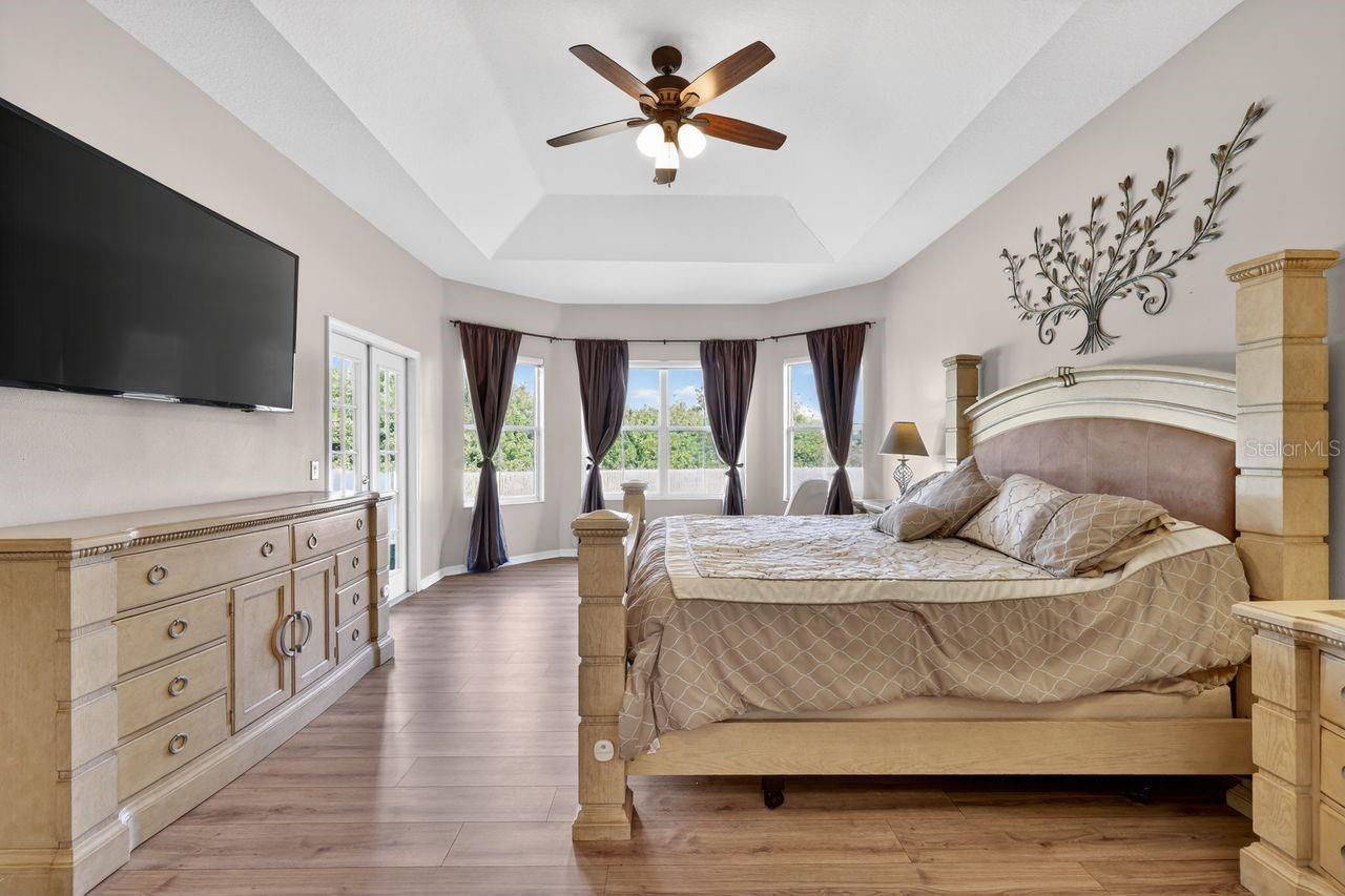 Listing photo id 16 for 17312 Howling Wolf Run