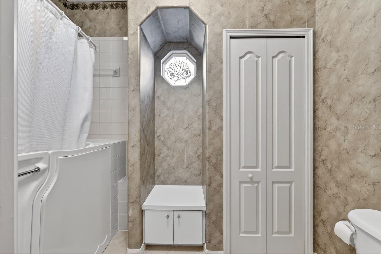 Listing photo id 24 for 17312 Howling Wolf Run