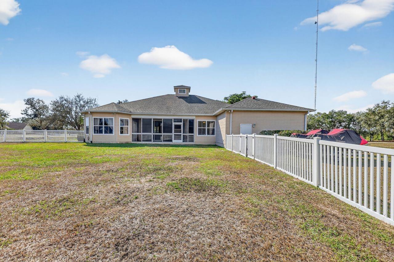 Listing photo id 35 for 17312 Howling Wolf Run