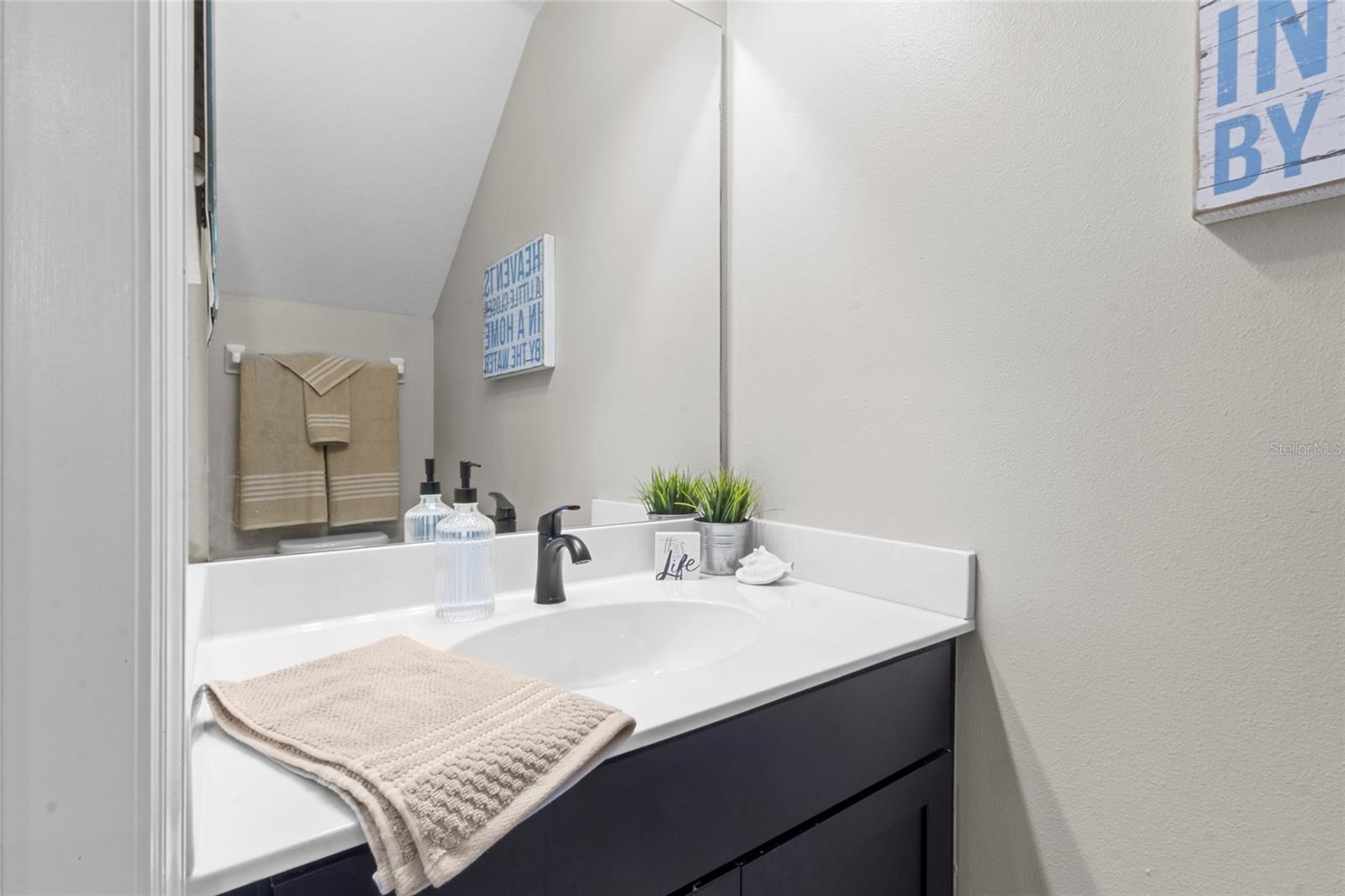 Image 14 of 51 For 12520 Shimmering Oak Circle