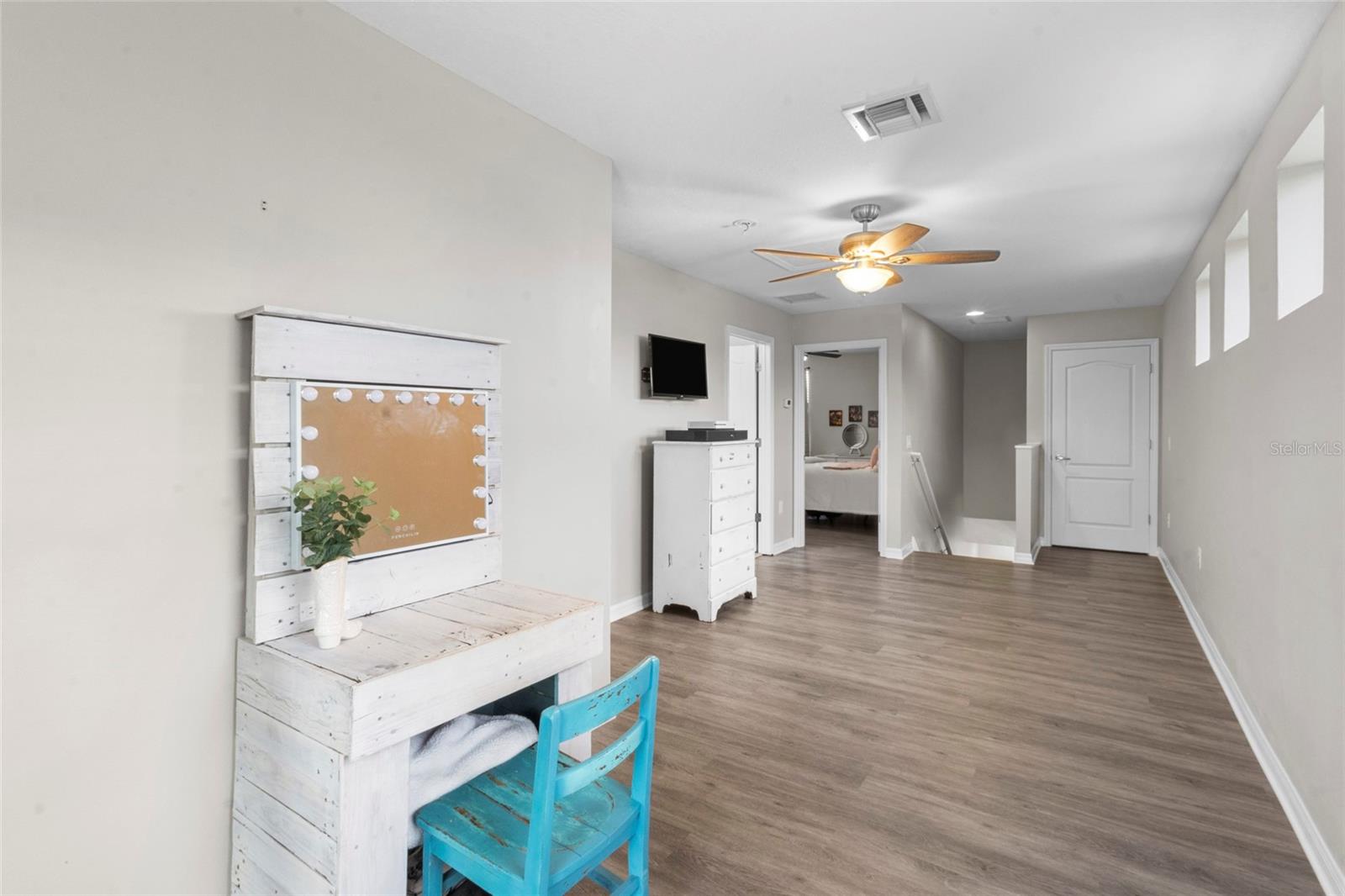 Image 16 of 51 For 12520 Shimmering Oak Circle