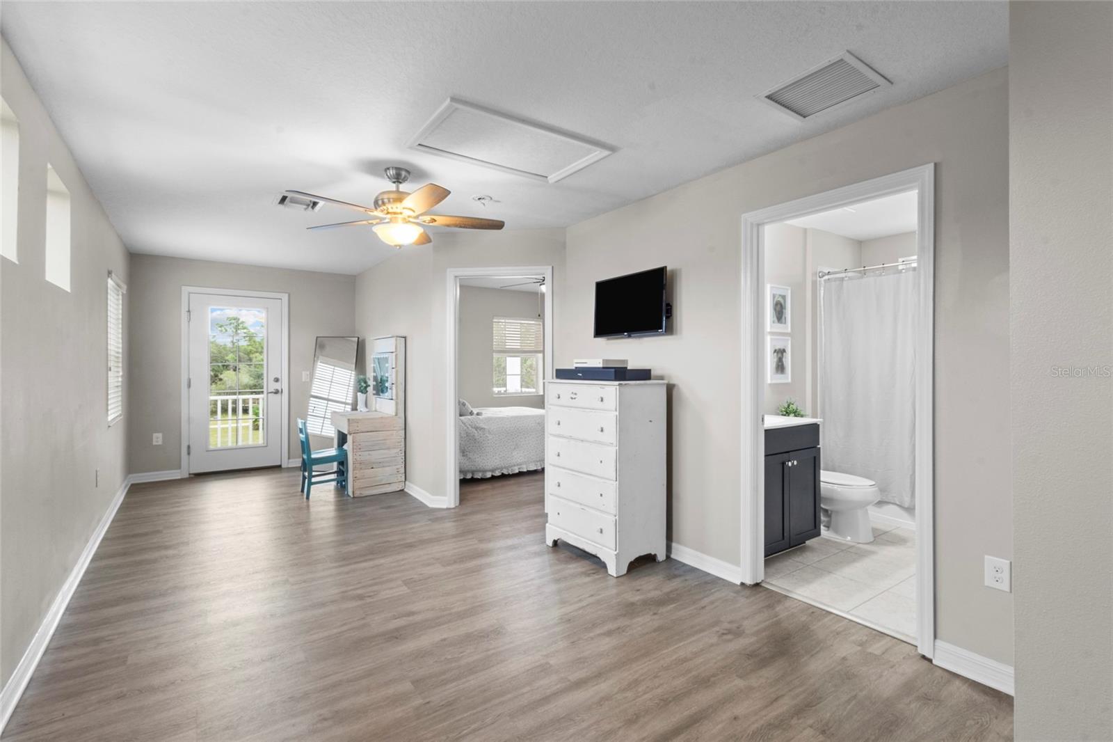 Image 17 of 51 For 12520 Shimmering Oak Circle