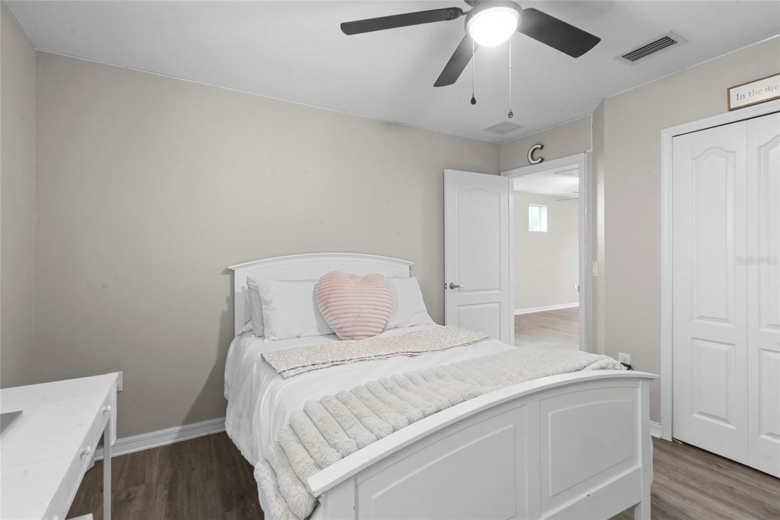 Image 21 of 51 For 12520 Shimmering Oak Circle