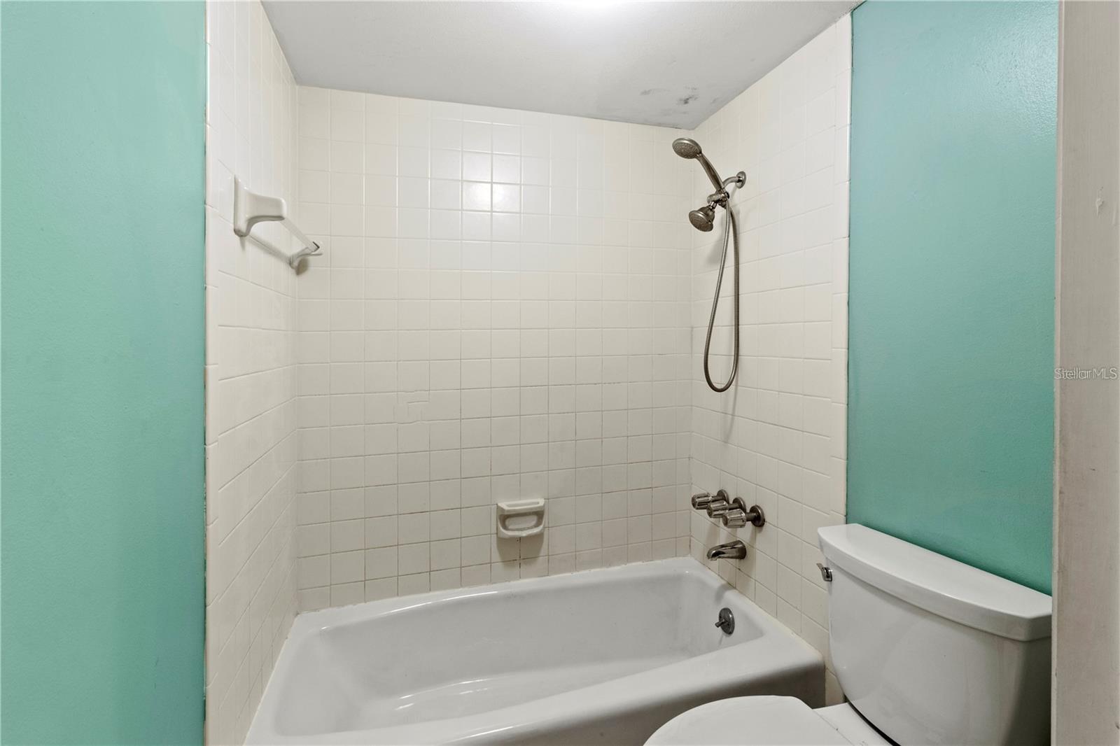 Image 16 of 35 For 4460 Ironwood Circle 306a