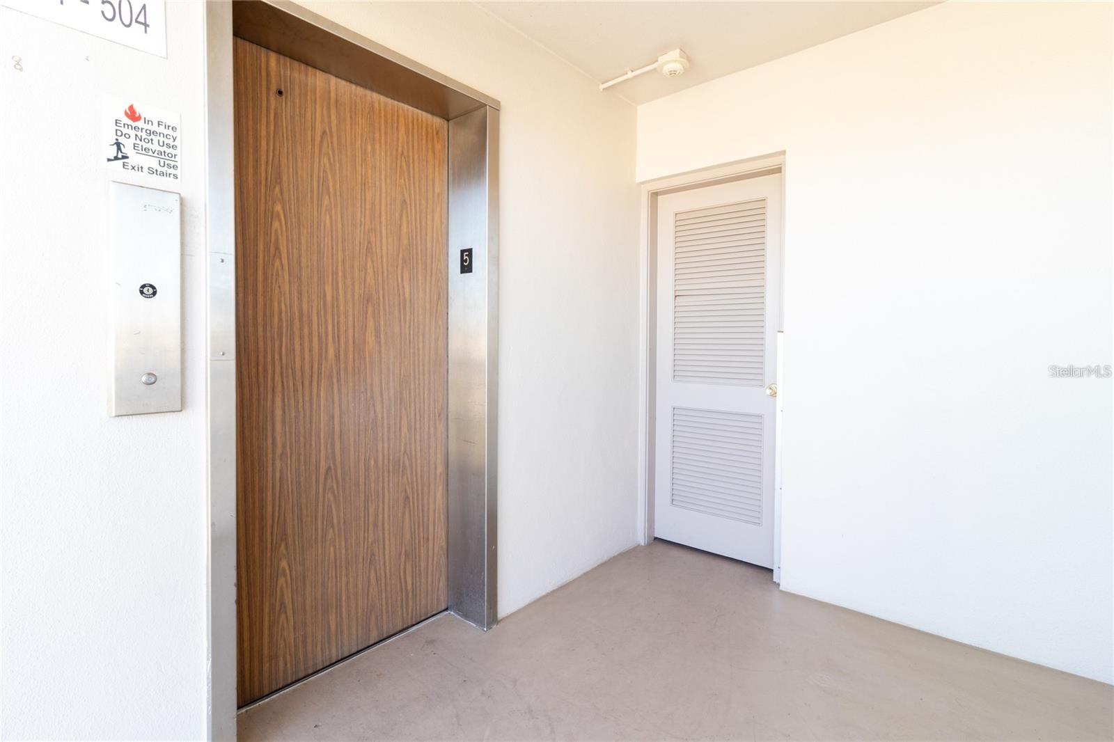 Image 21 of 35 For 4460 Ironwood Circle 306a