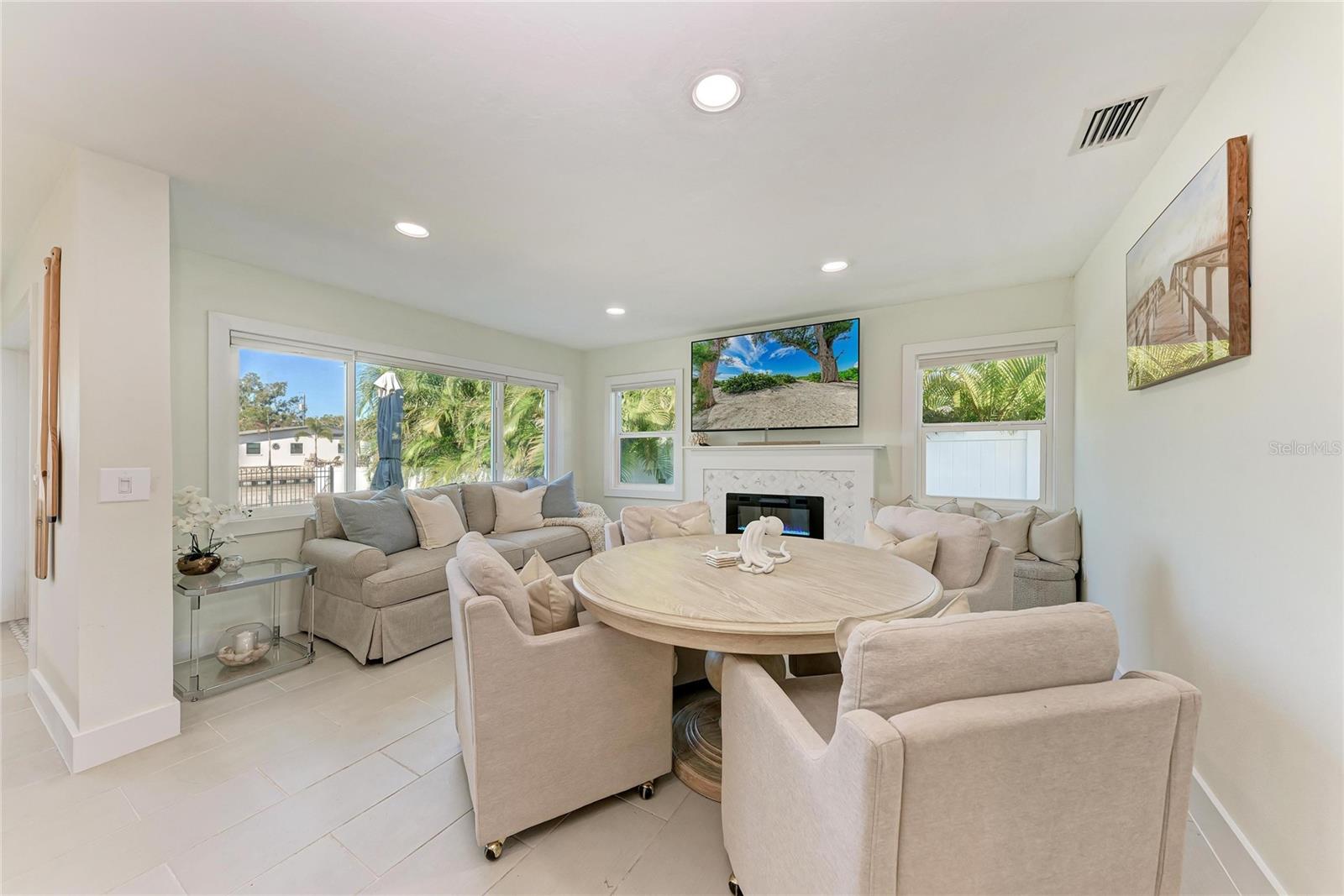 Image 3 of 45 For 502 Bayview Drive