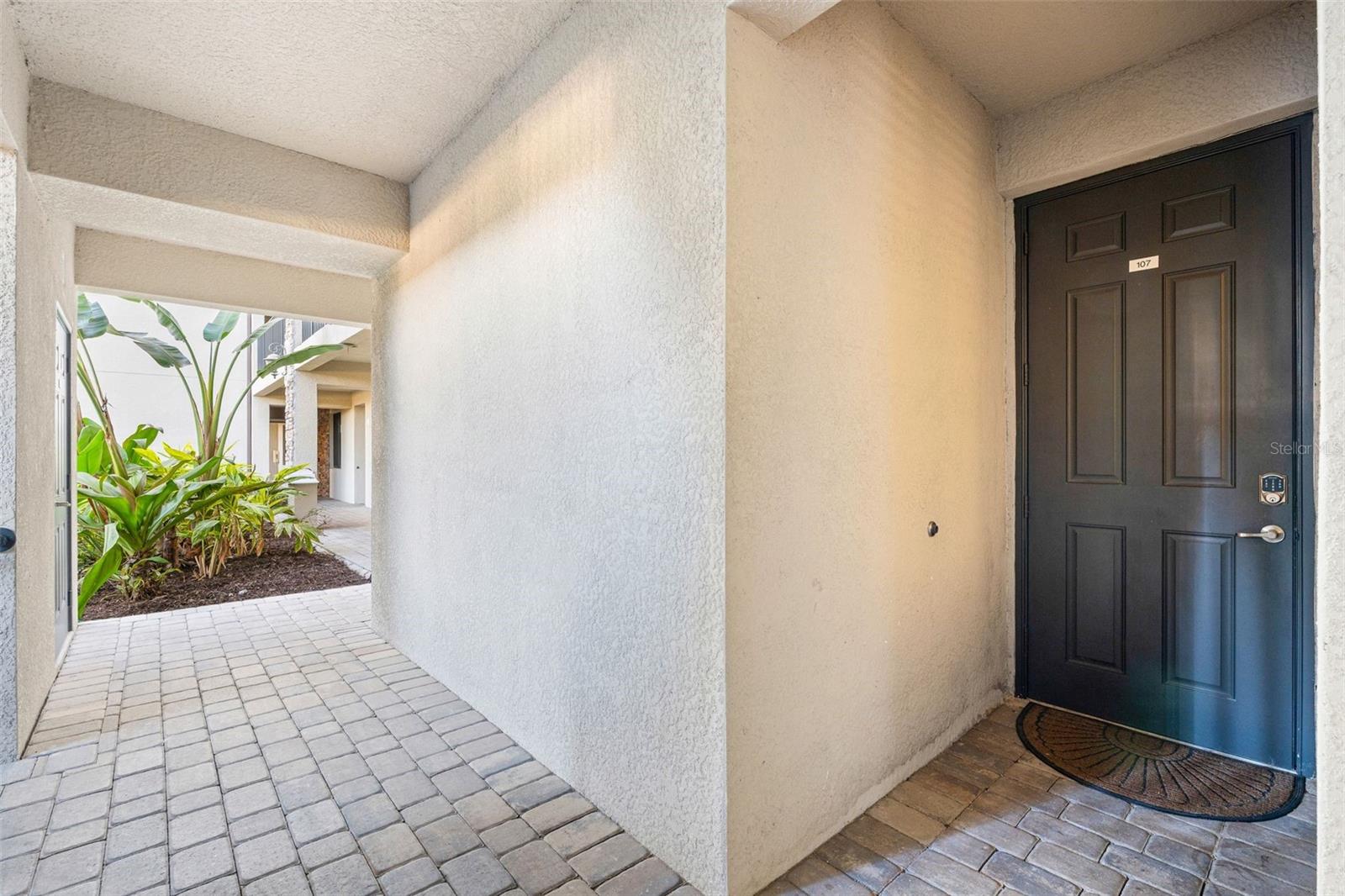 Image 29 of 68 For 16904 Vardon Terrace 107