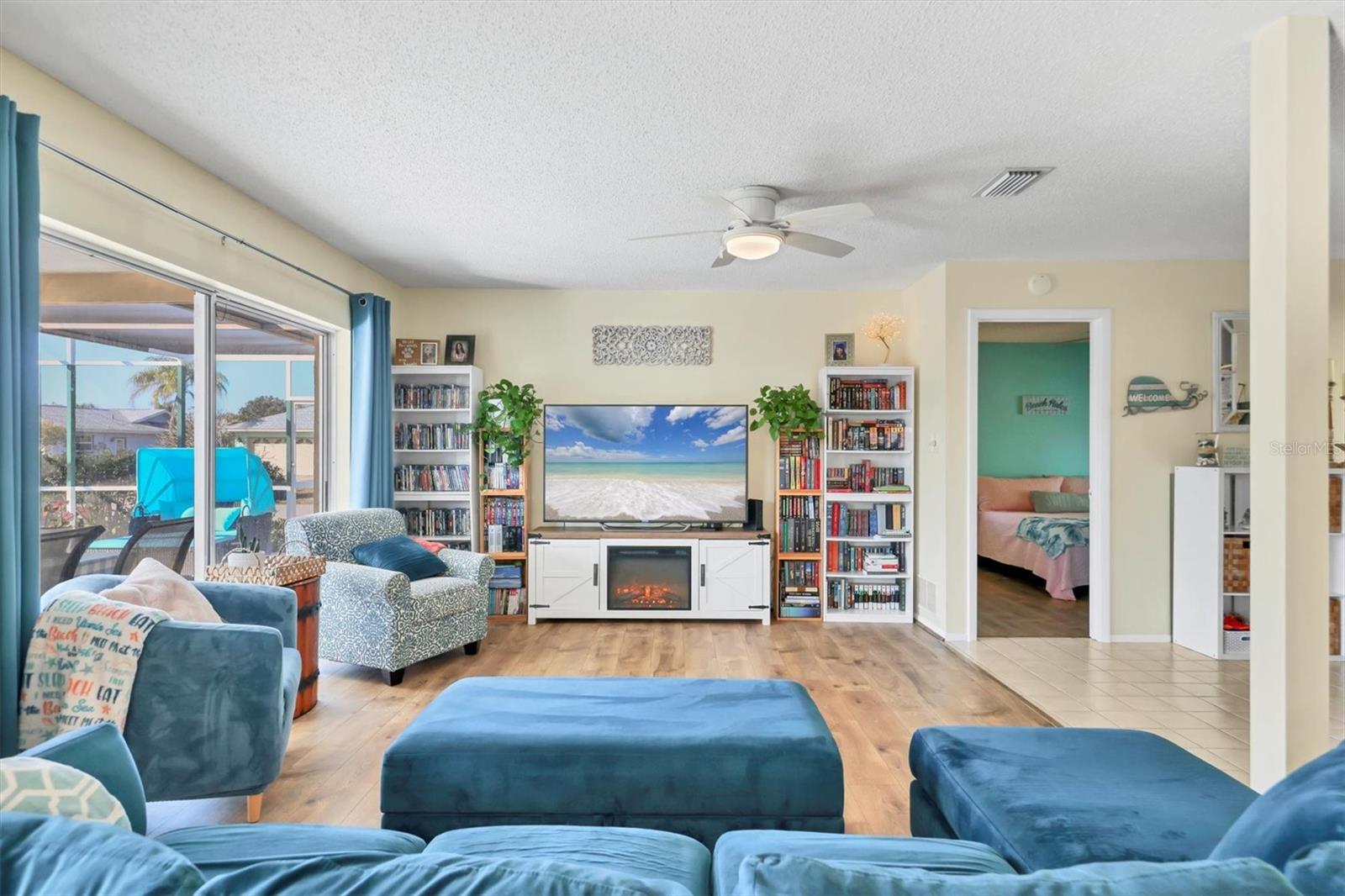 Image 13 of 42 For 6613 15th Avenue W