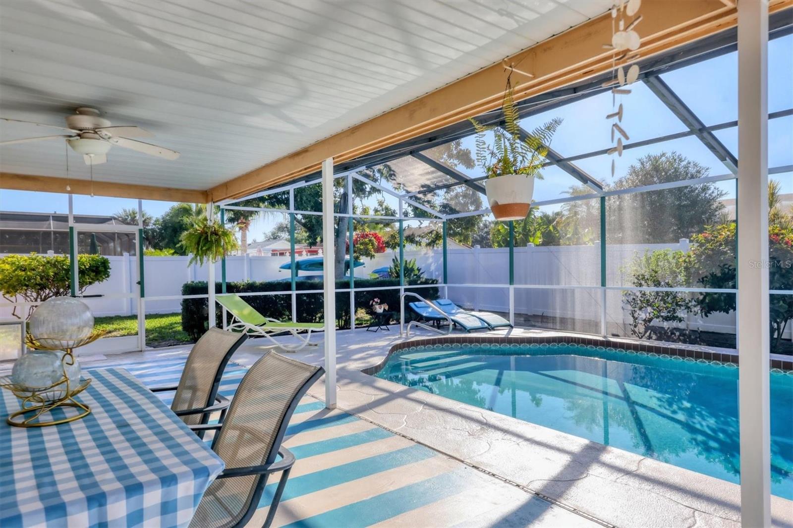 Image 26 of 42 For 6613 15th Avenue W