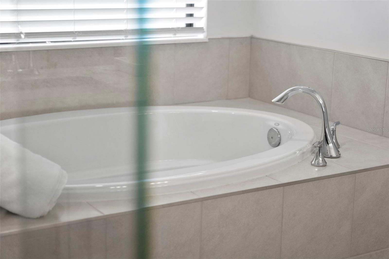 Image 27 of 45 For 1889 Saddlewood Circle