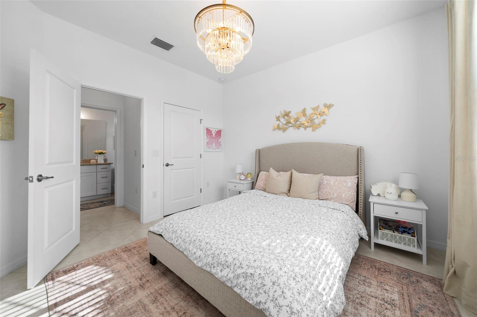 Image 31 of 45 For 1889 Saddlewood Circle