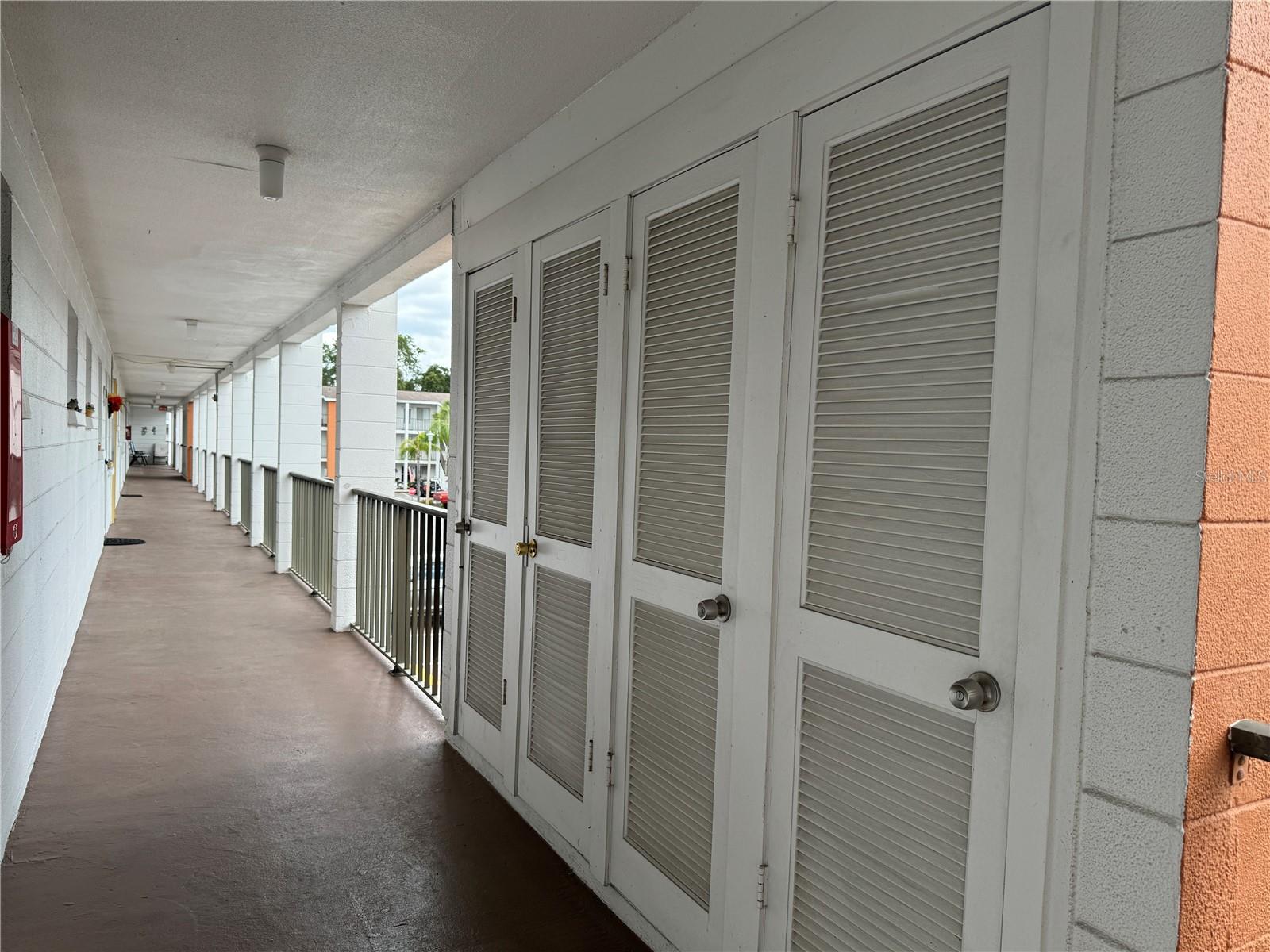 Image 3 of 38 For 5906 Garden Lane A22