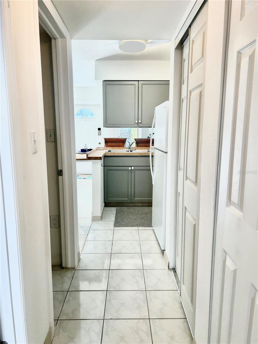 Image 10 of 16 For 4035 School Avenue B3