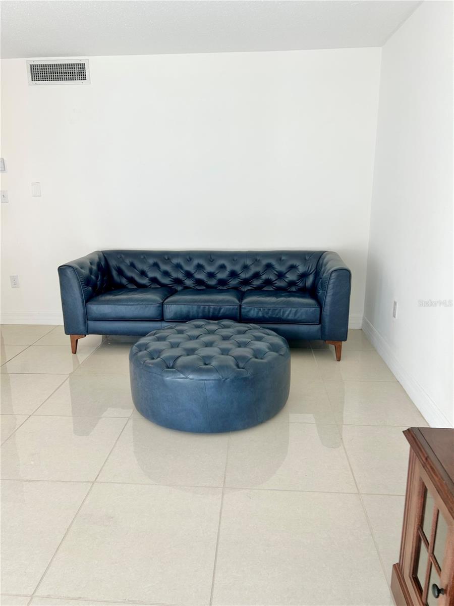 Image 12 of 16 For 4035 School Avenue B3