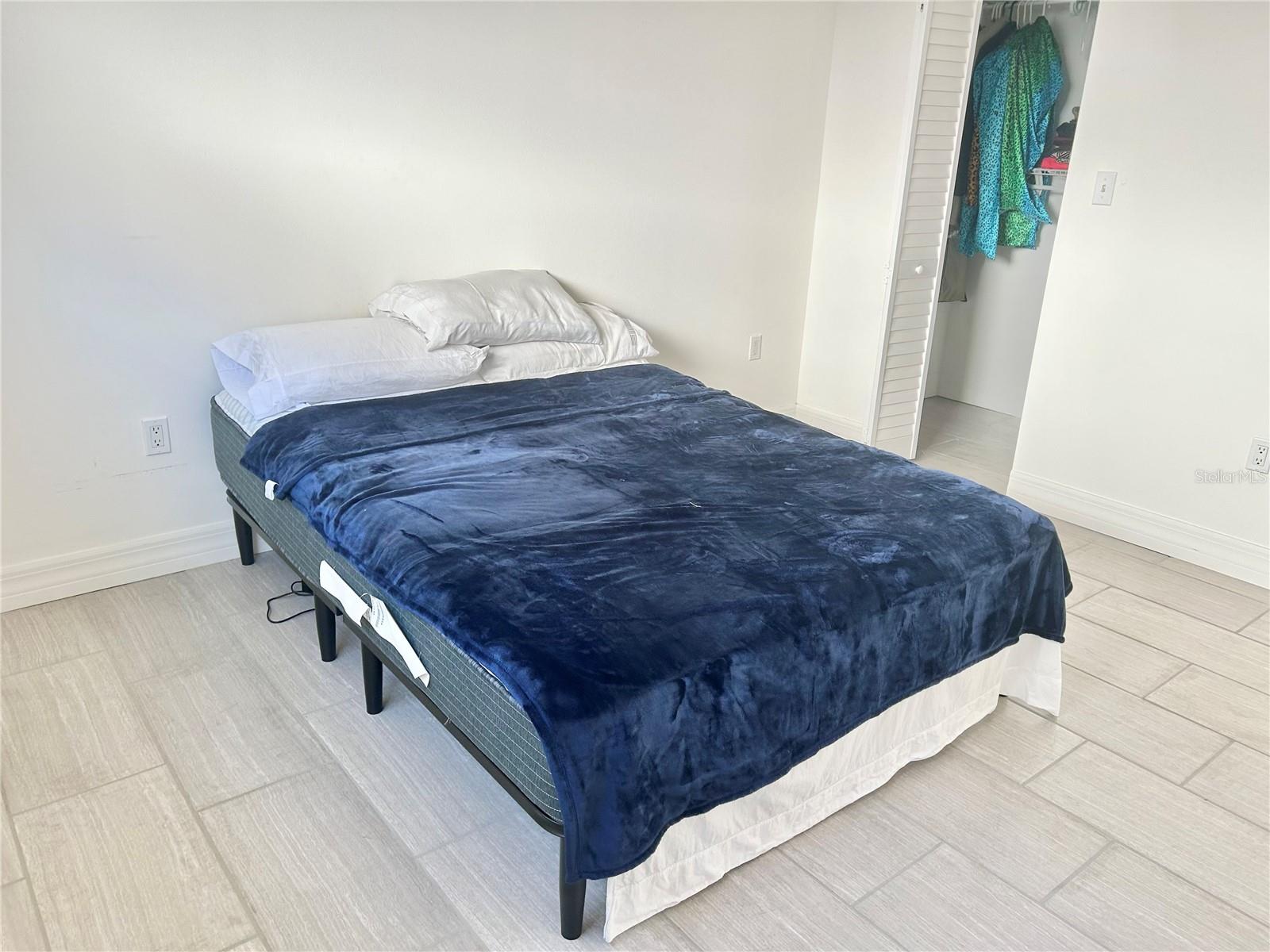 Image 14 of 16 For 4035 School Avenue B3