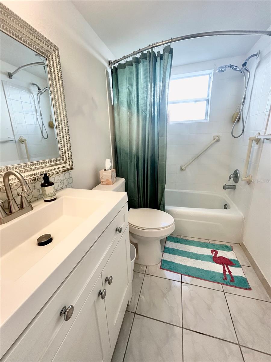 Image 16 of 16 For 4035 School Avenue B3