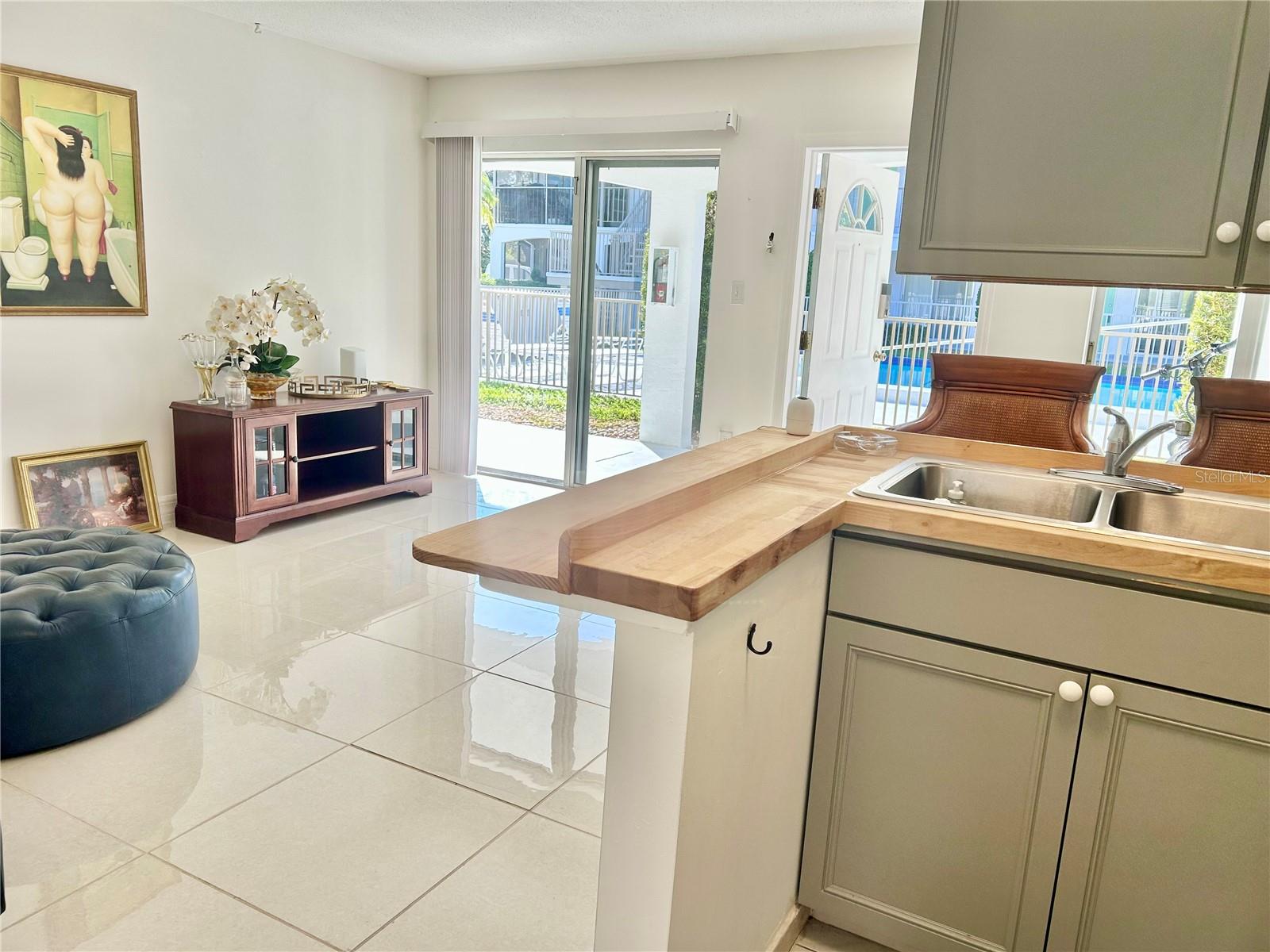 Image 8 of 16 For 4035 School Avenue B3