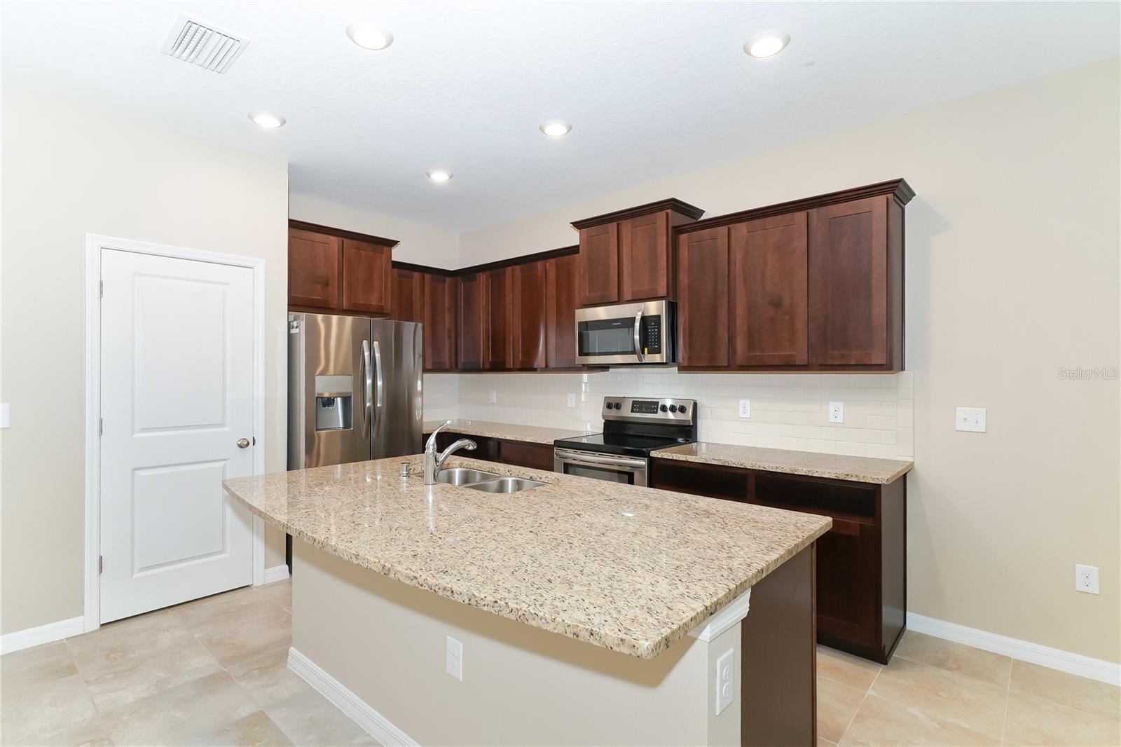 Image 6 of 37 For 2495 Midnight Pearl Drive