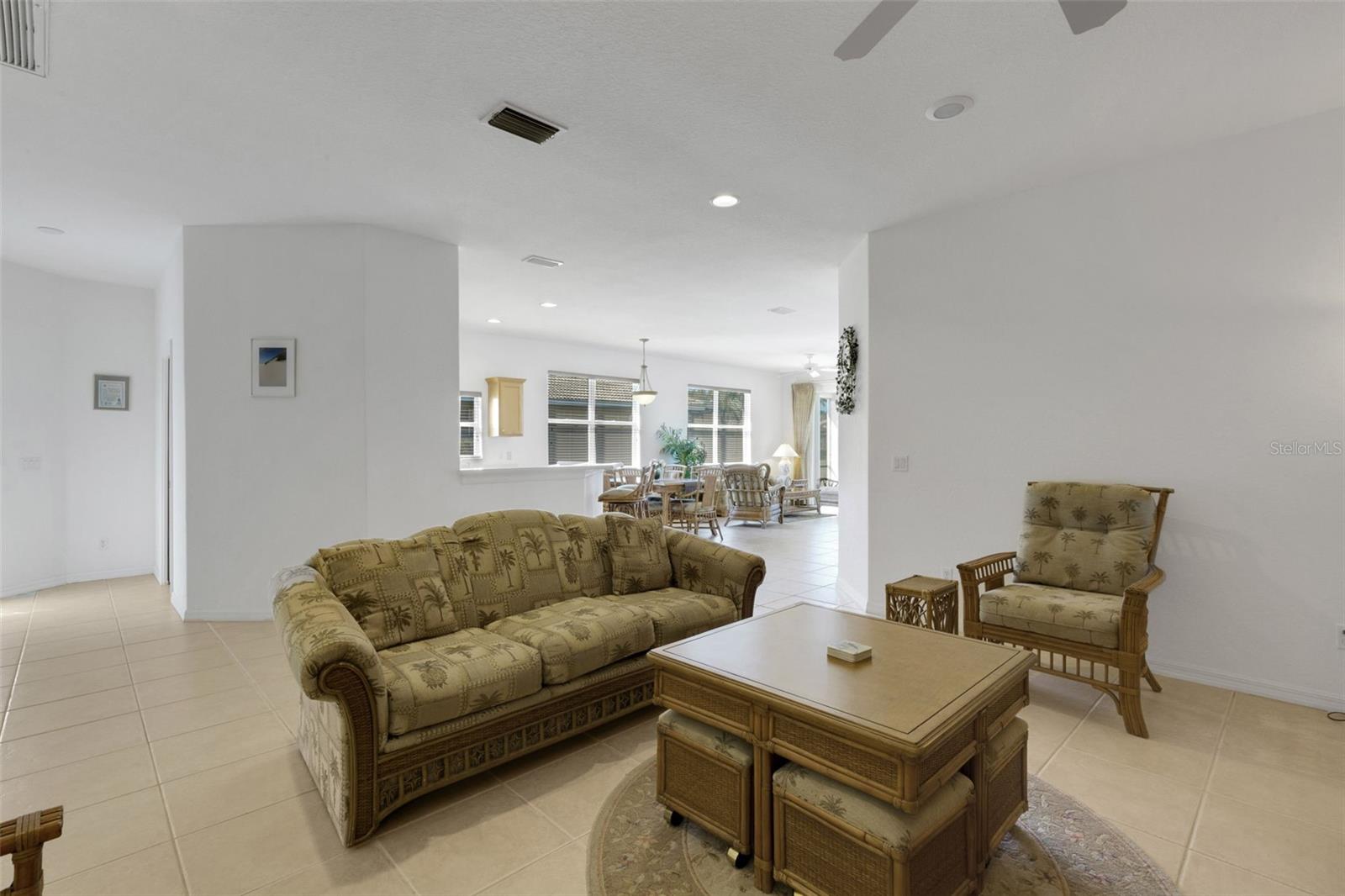 Image 5 of 70 For 8309 Summer Greens Terrace