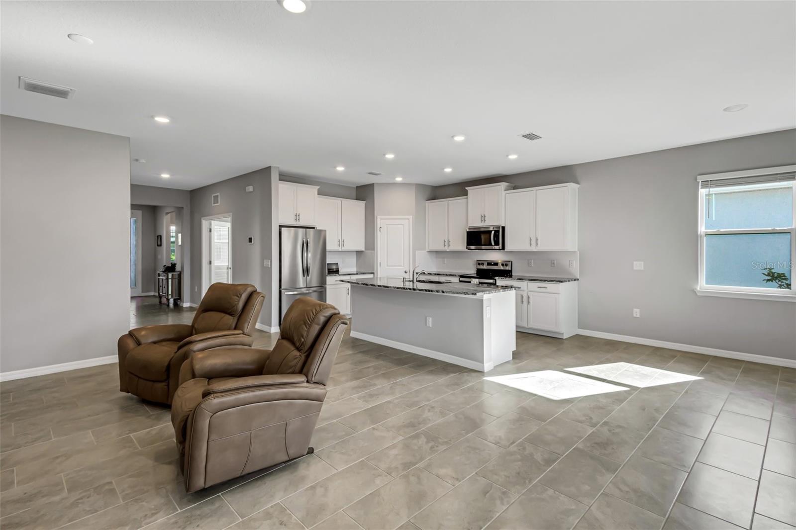 Image 13 of 48 For 5625 Soft Skies Drive