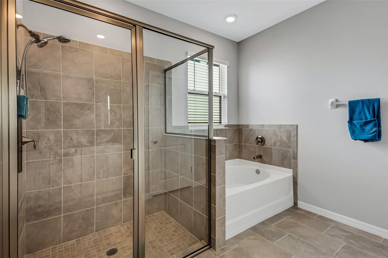 Image 19 of 48 For 5625 Soft Skies Drive