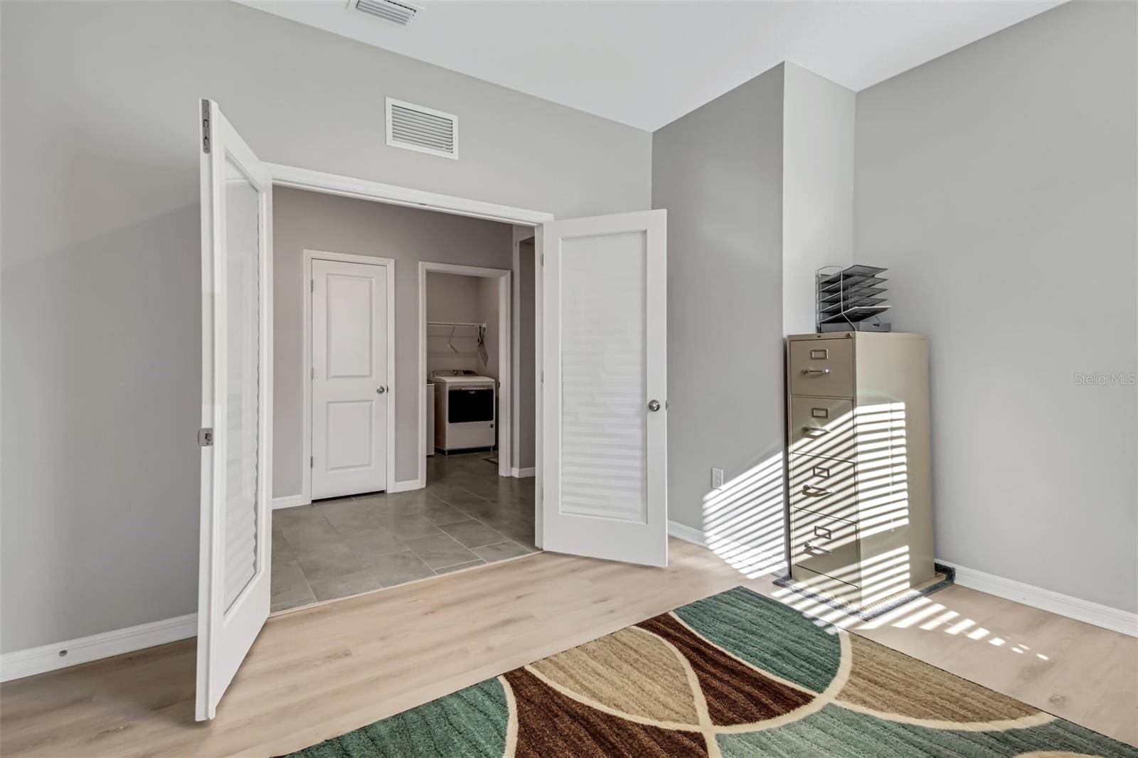 Image 31 of 48 For 5625 Soft Skies Drive