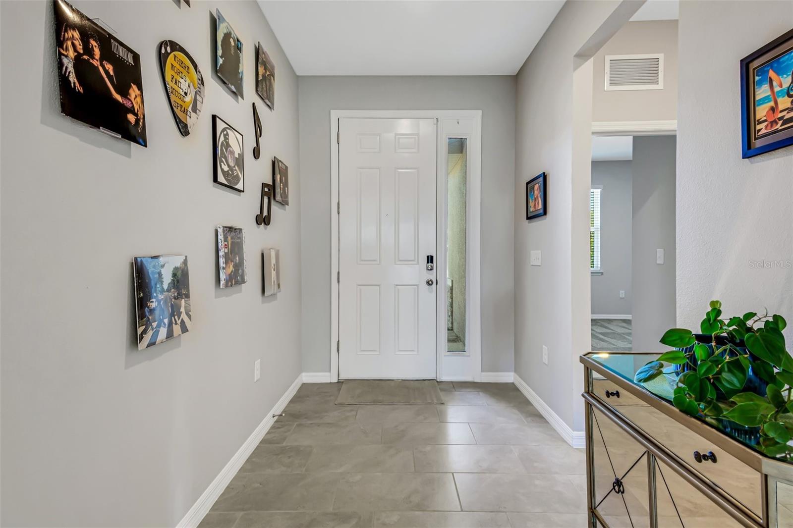 Image 4 of 48 For 5625 Soft Skies Drive