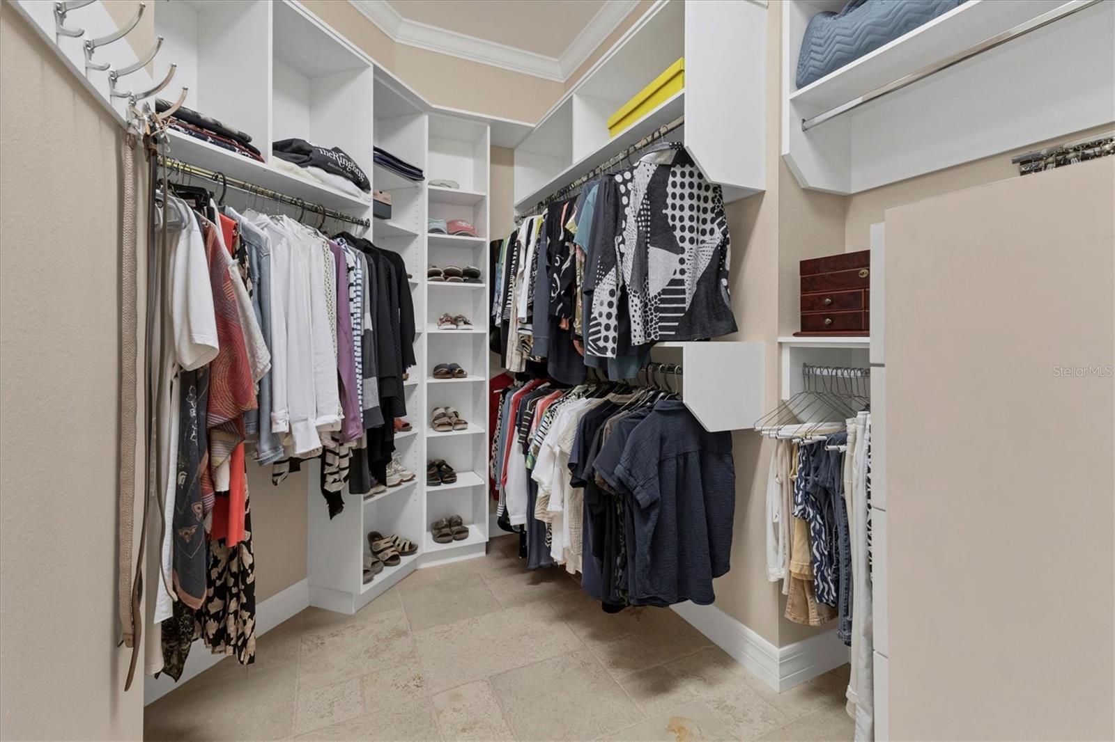 Image 22 of 68 For 7612 Calle Facil