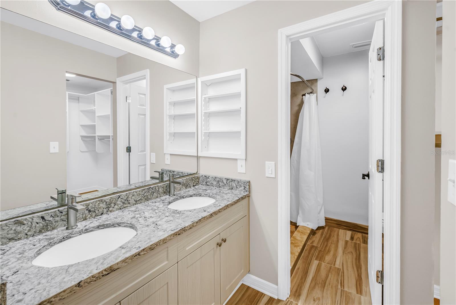 Image 11 of 29 For 8415 Gardens Circle