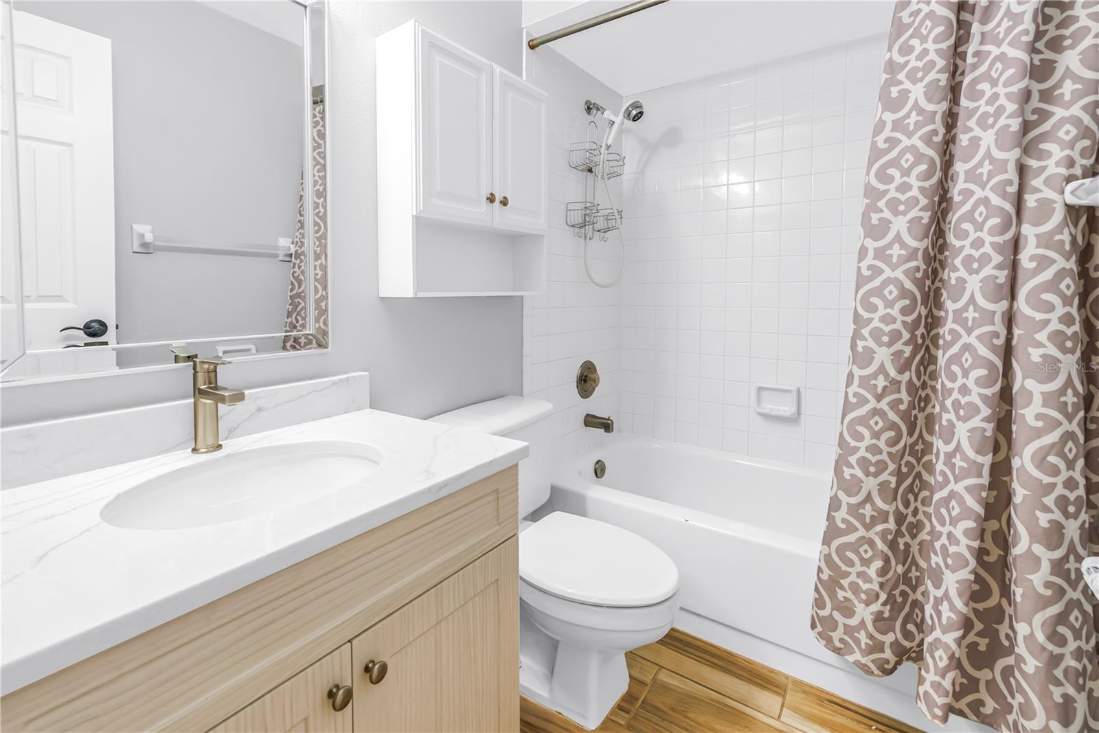 Image 16 of 29 For 8415 Gardens Circle