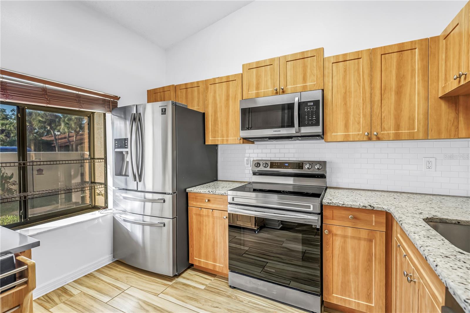 Image 3 of 29 For 8415 Gardens Circle