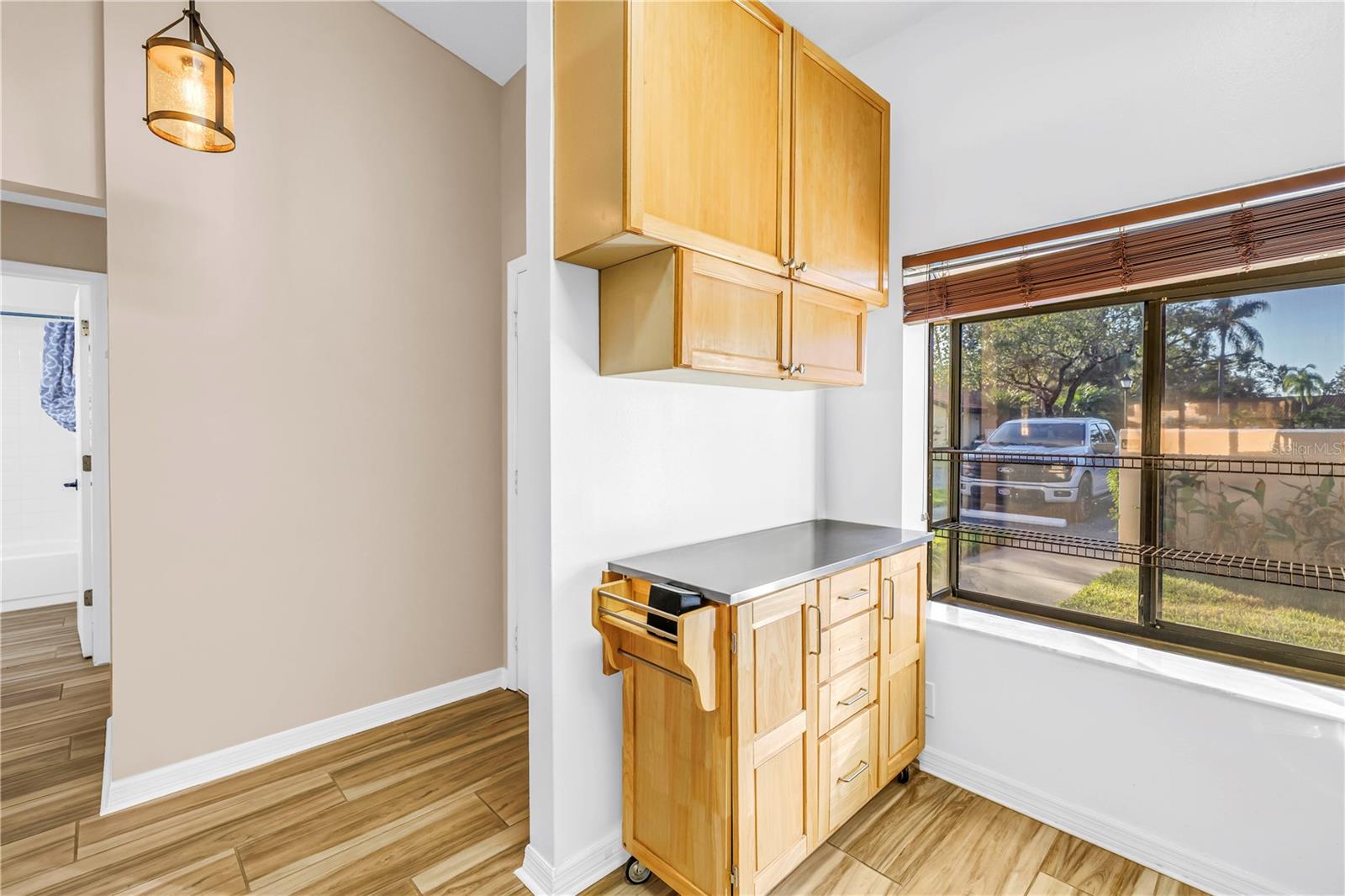 Image 4 of 29 For 8415 Gardens Circle