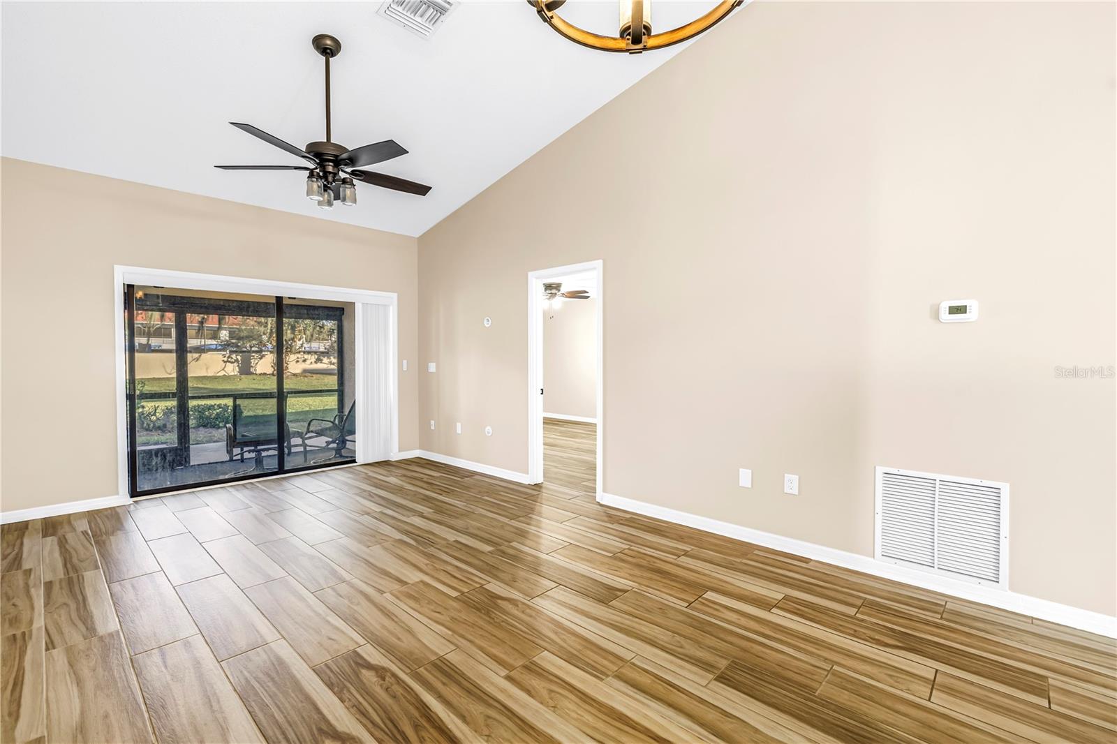 Image 7 of 29 For 8415 Gardens Circle